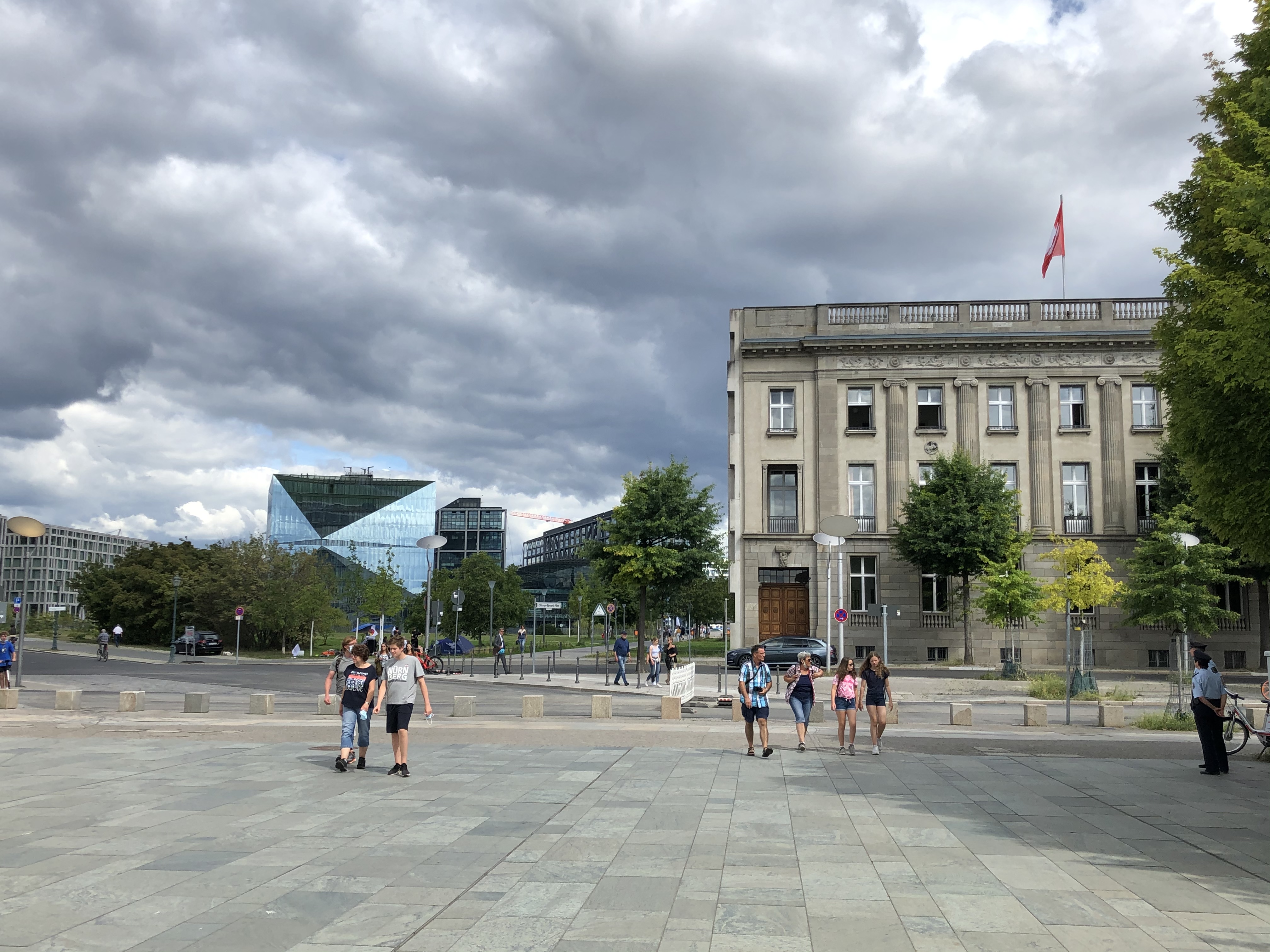 E659F725-67F0-4B73-AB1E-B1A16A9FB898